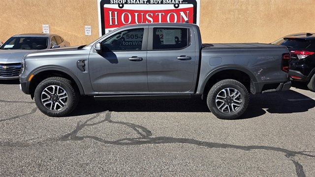 Used 2025 Ford Ranger Lariat w/ Trailer Tow Package image 1