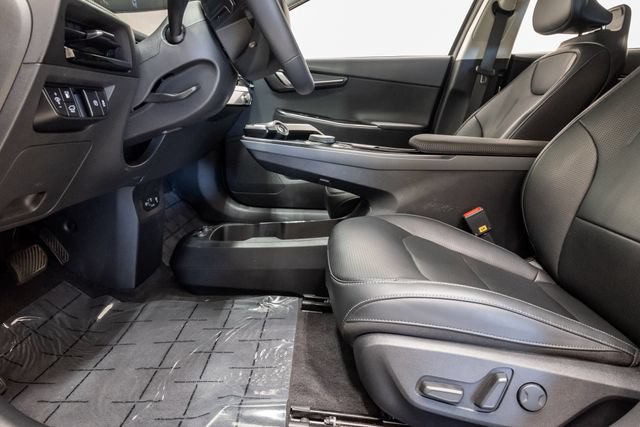 Used 2025 Kia EV6 Wind RWD image 11