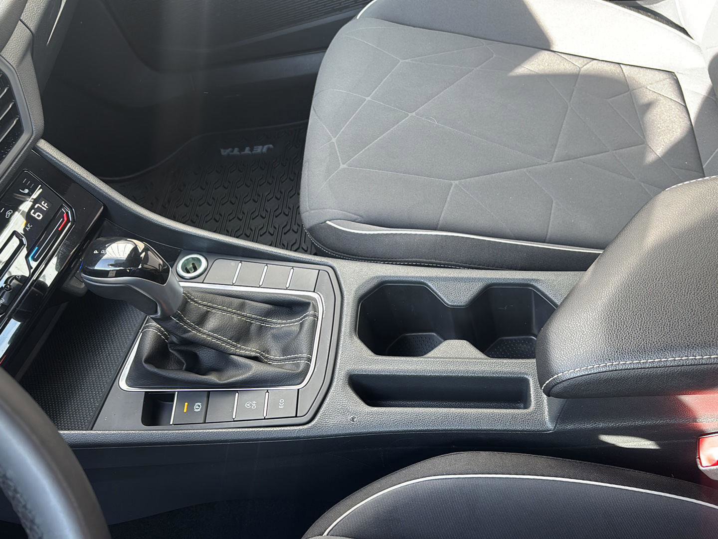 Used 2025 Volkswagen Jetta Sport image 16