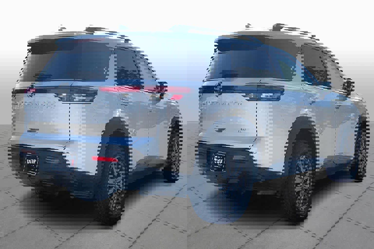 Used 2025 Nissan Pathfinder SV image 13