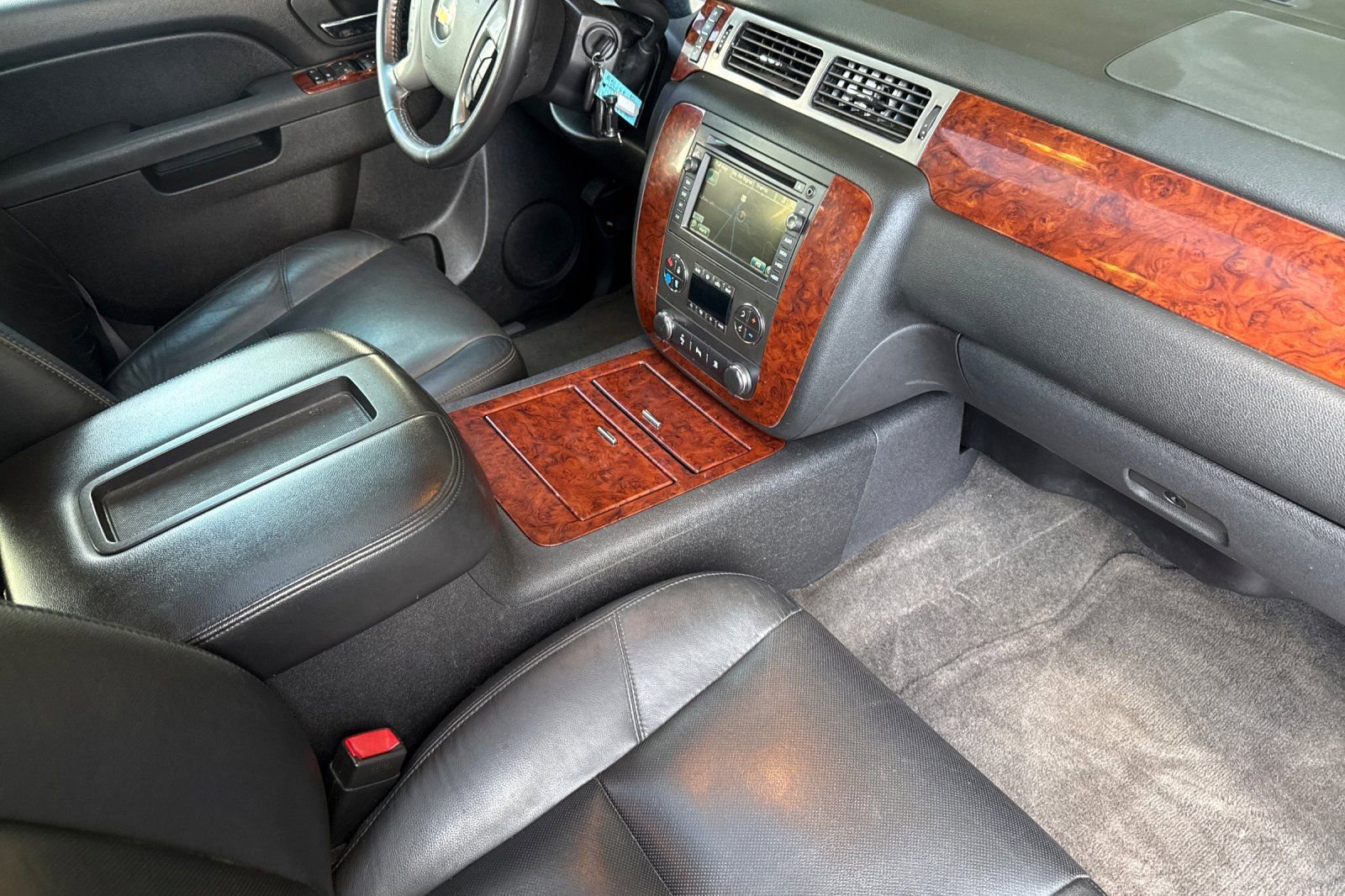 Used 2011 Chevrolet Tahoe LTZ AWD/4WD image 18