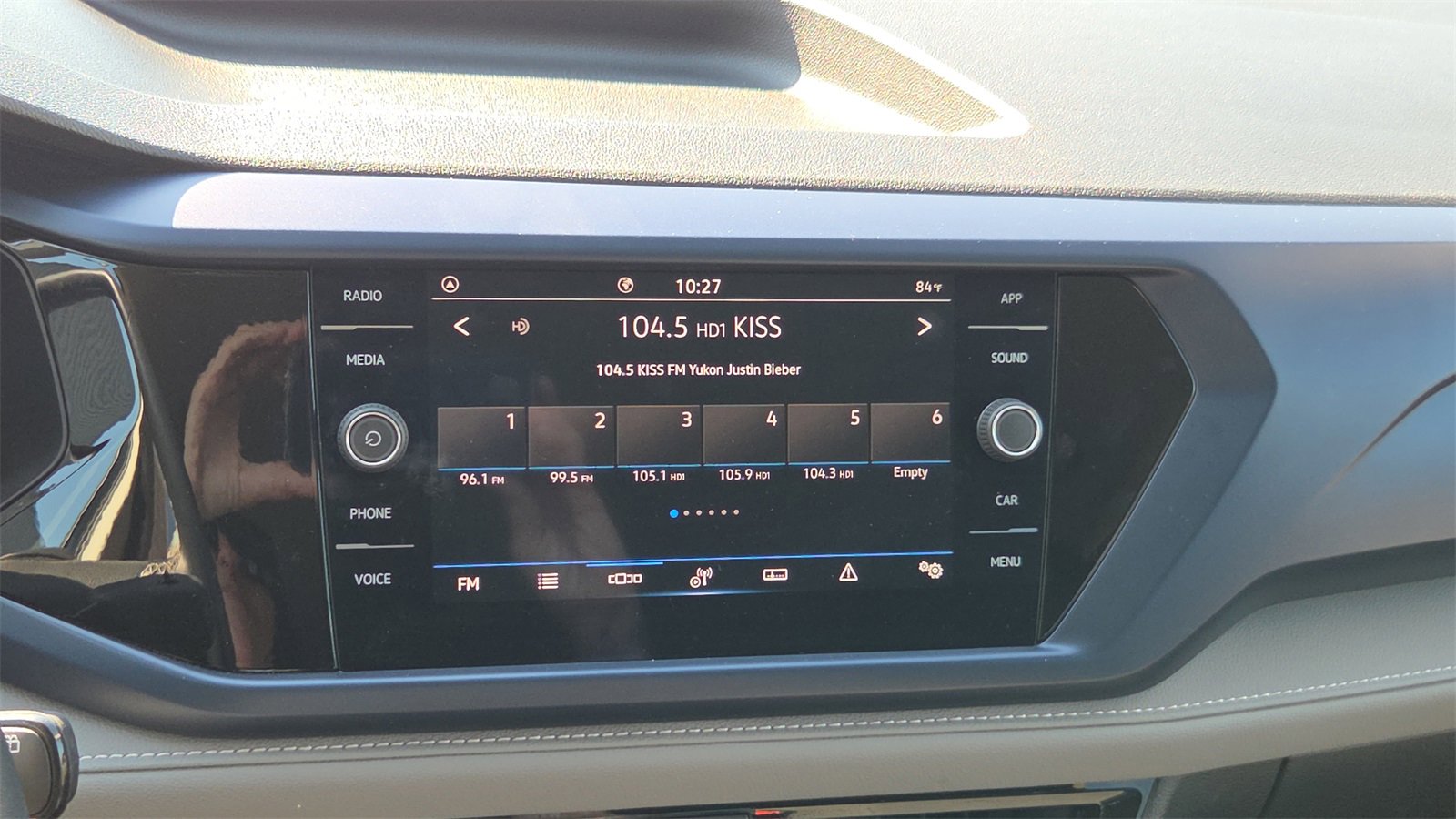 Used 2024 Volkswagen Taos SE image 10