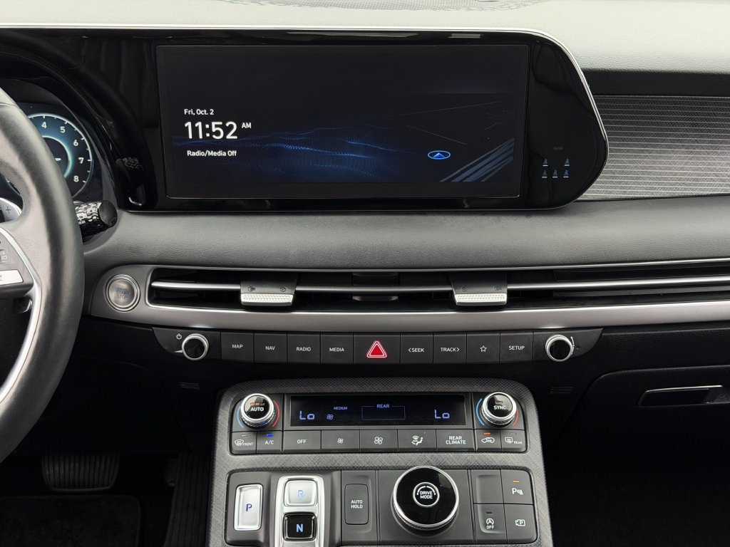 Used 2023 Hyundai Palisade Limited FWD image 16