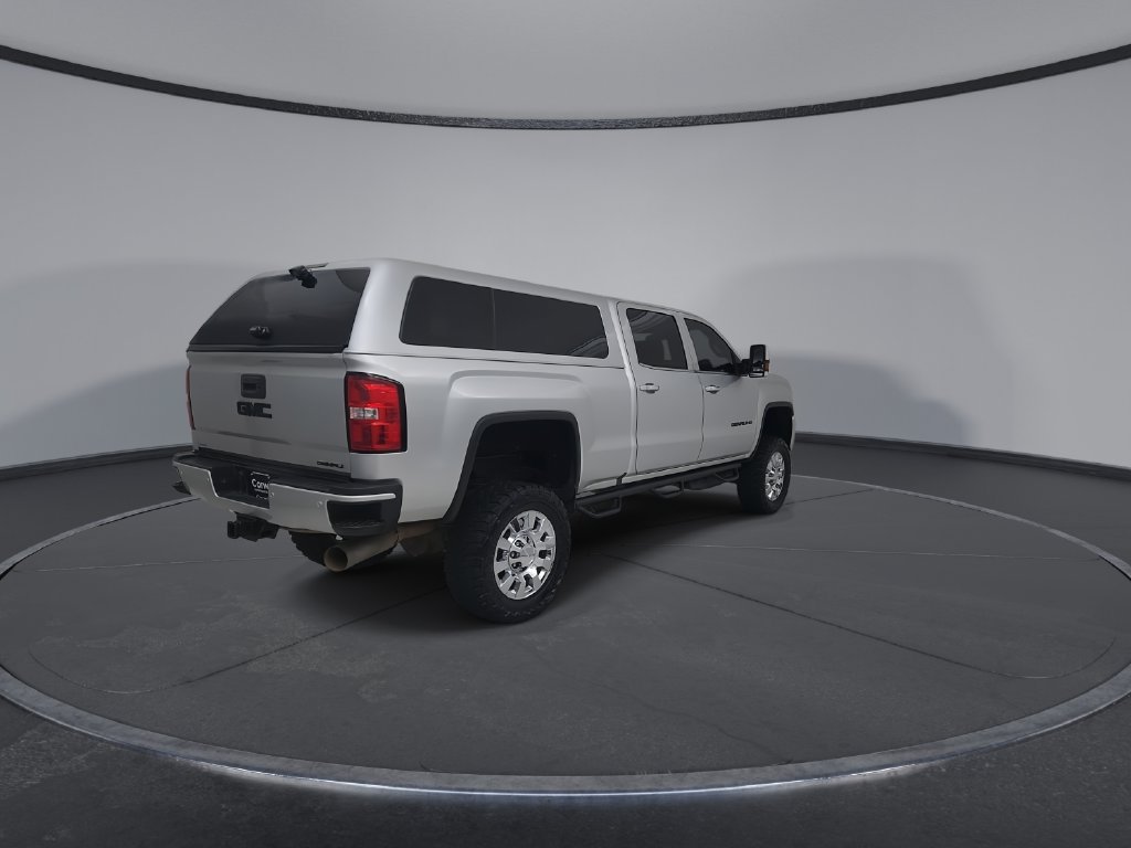 Used 2017 GMC Sierra 2500 Denali w/ Duramax Plus Package AWD/4WD image 15