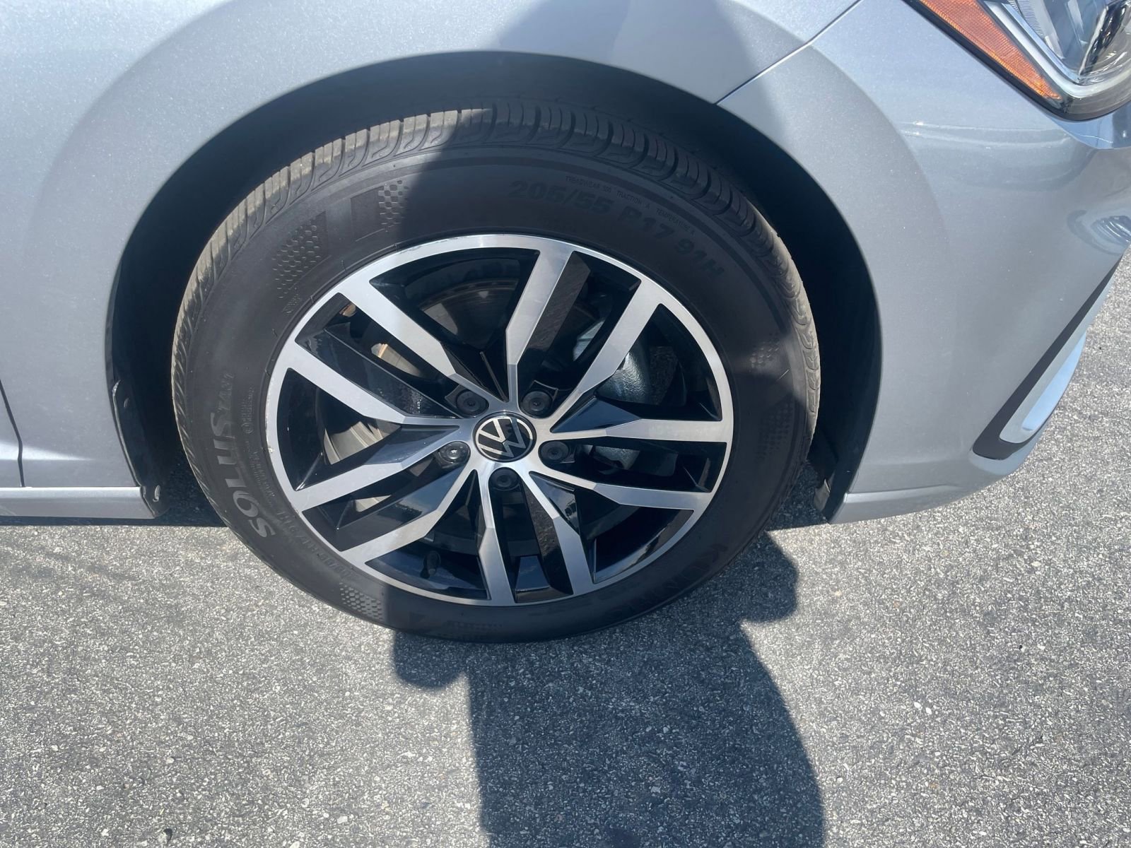 Used 2025 Volkswagen Jetta SE FWD image 31