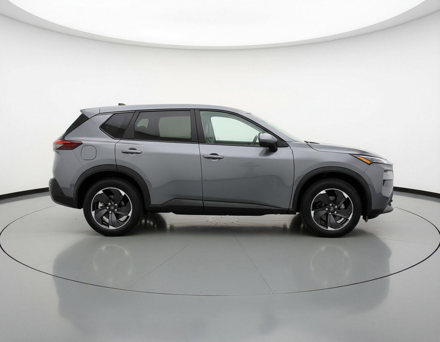 Used 2025 Nissan Rogue SV image 11