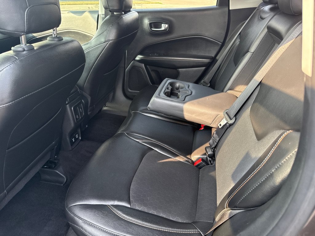 Used 2018 Jeep Compass Latitude w/ Popular Equipment Group AWD/4WD image 10