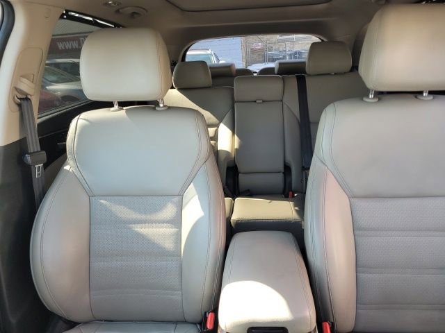 Used 2017 Kia Sorento EX w/ EX Advanced Touring Package image 24