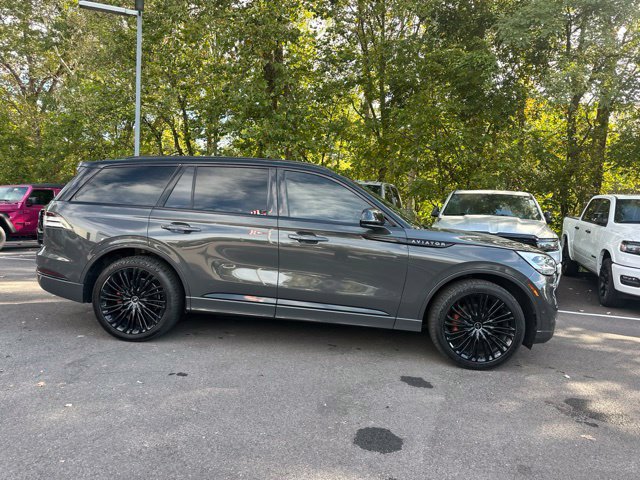 Used 2022 Lincoln Aviator Black Label w/ Dynamic Handling Package AWD/4WD image 18