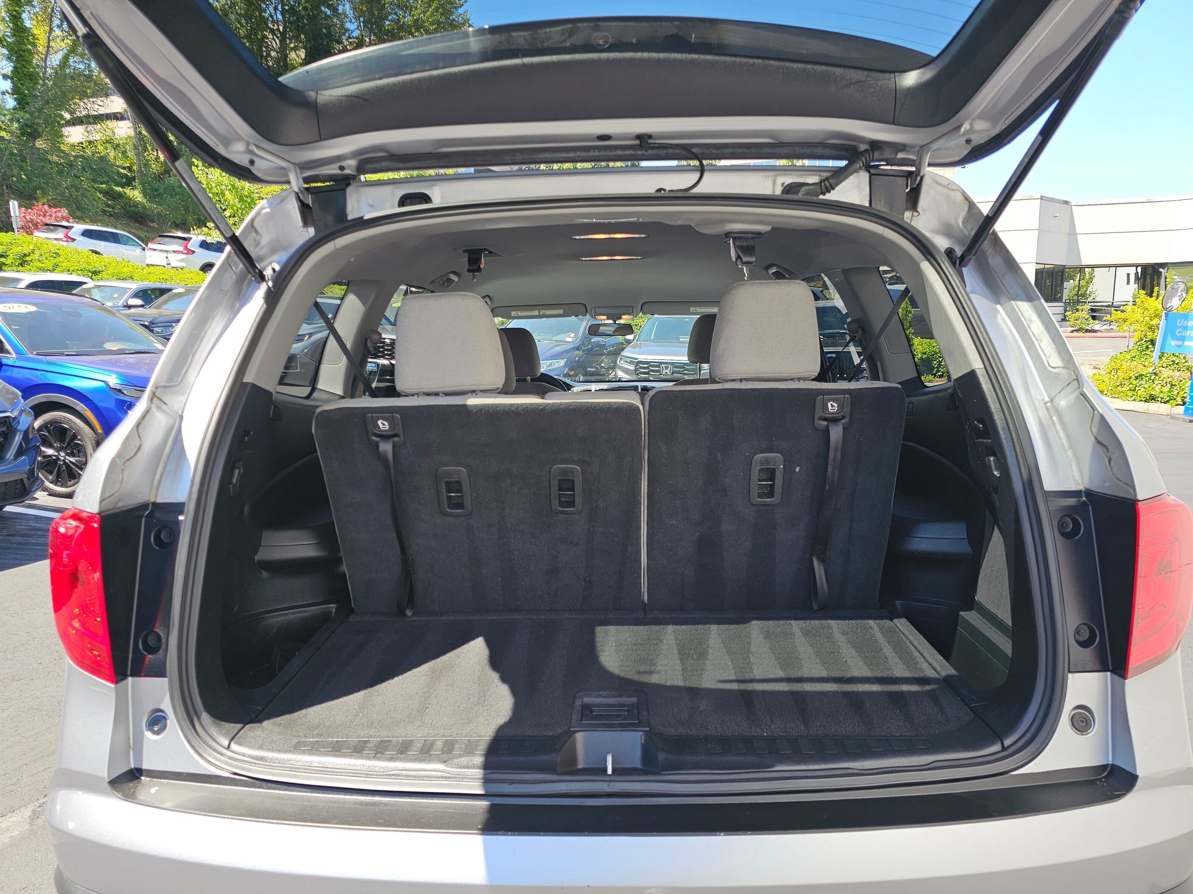 Used 2018 Honda Pilot LX image 16