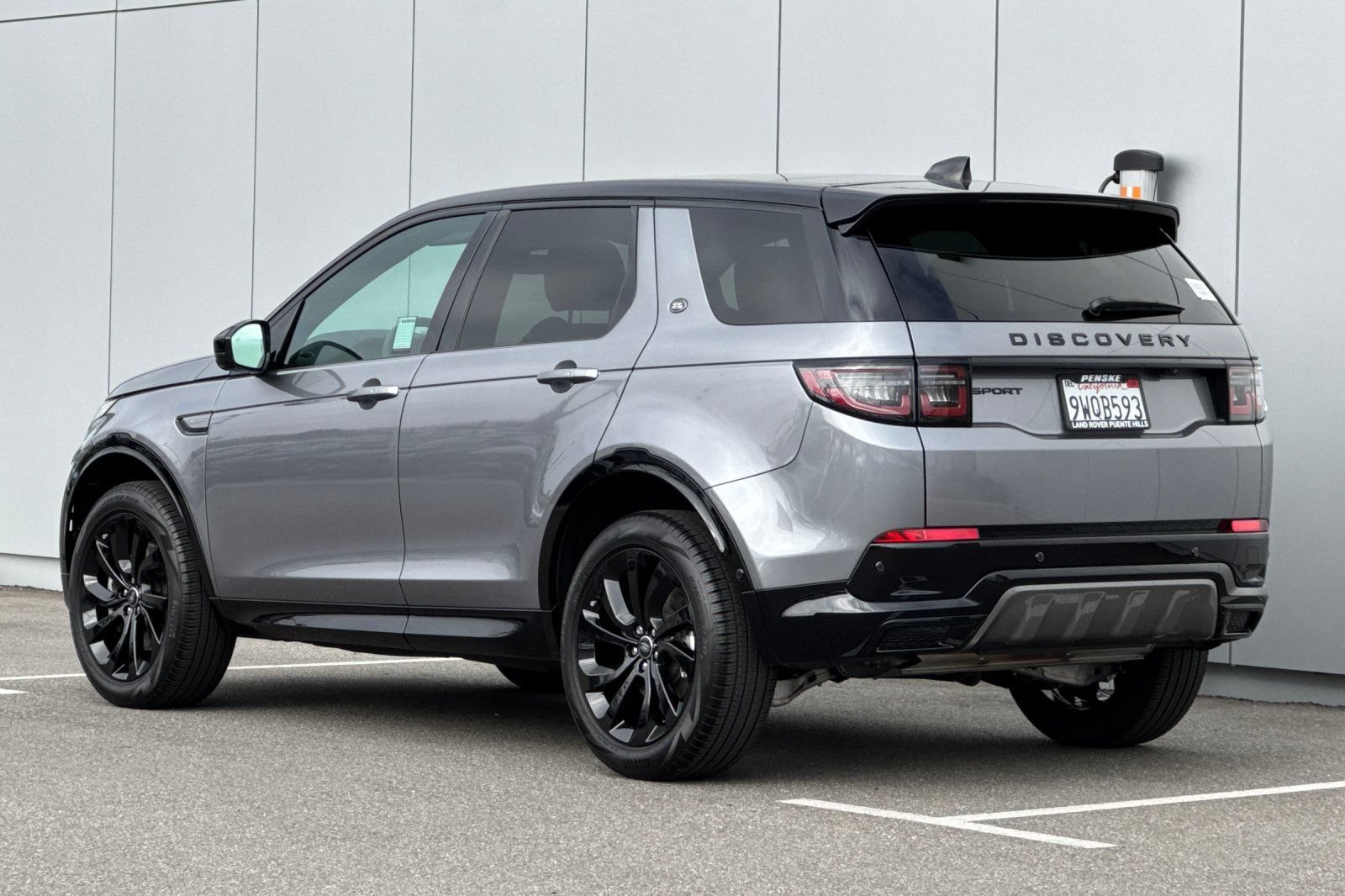 Certified 2025 Land Rover Discovery Sport Dynamic SE AWD/4WD image 3