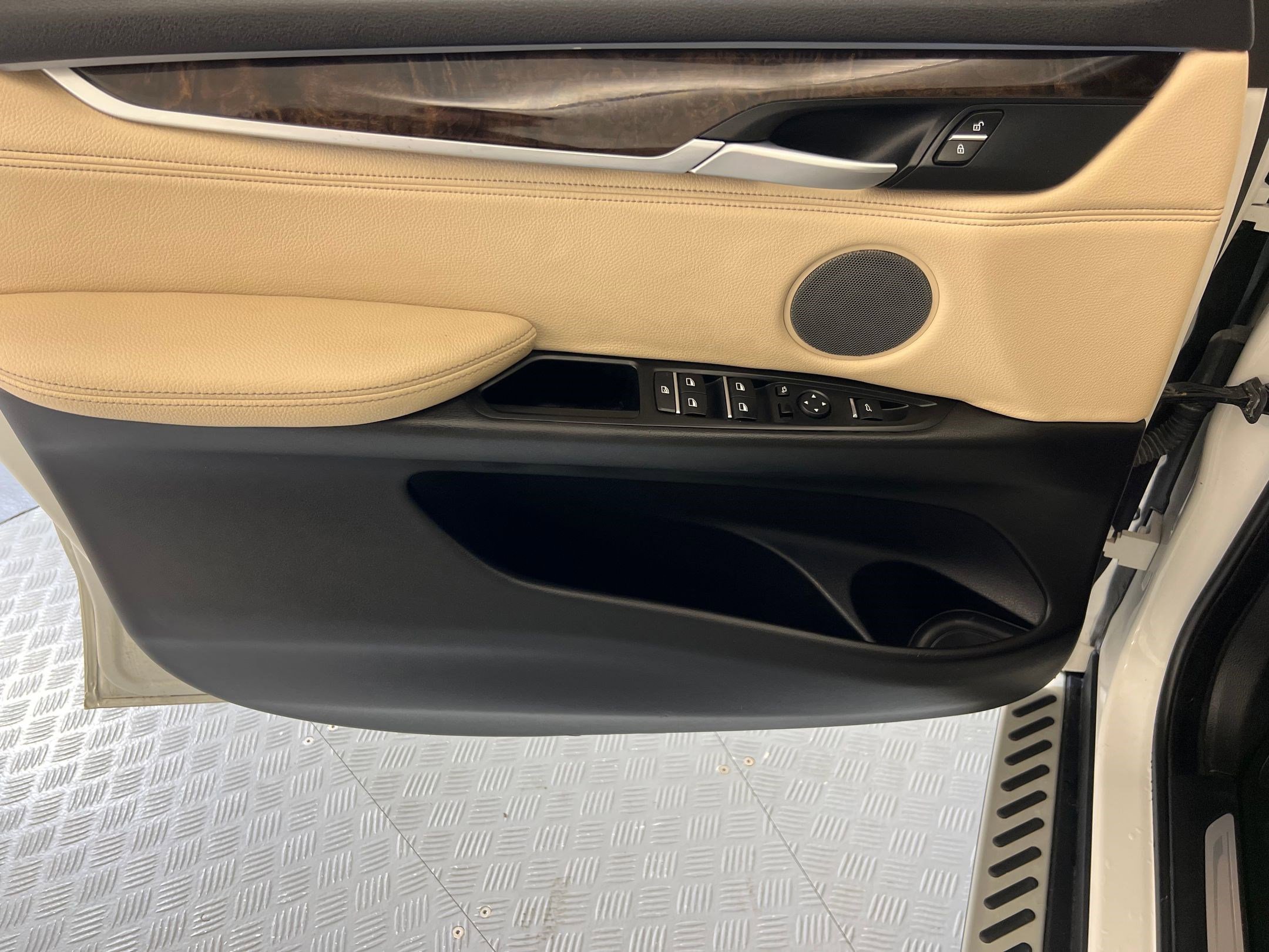 Used 2018 BMW X5 xDrive35i w/ Driving Assistance Package AWD/4WD image 12