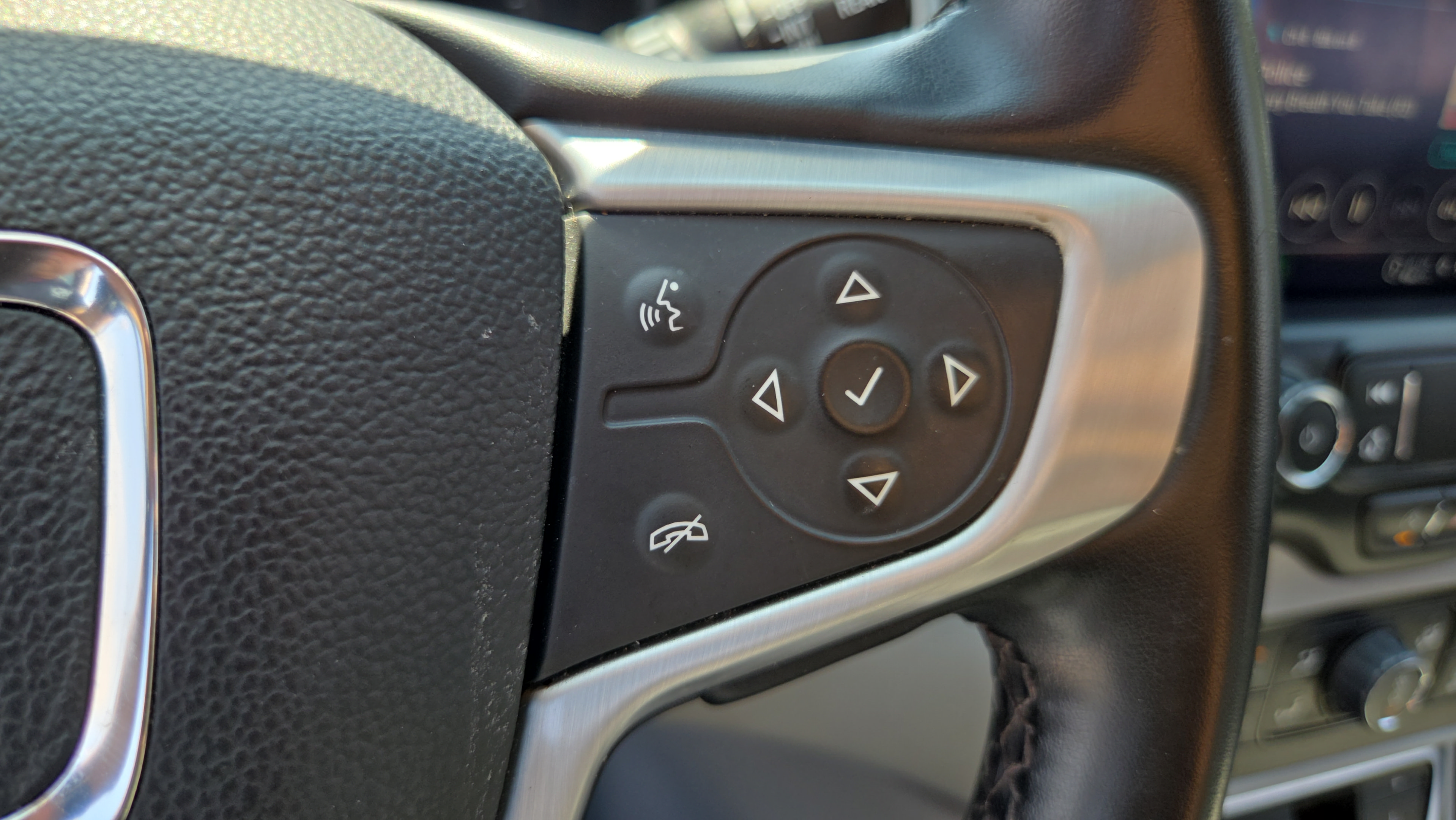 Certified 2024 GMC Terrain SLT FWD image 26
