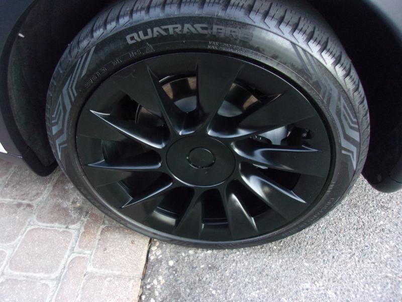 Used 2021 Tesla Model Y Long Range image 40