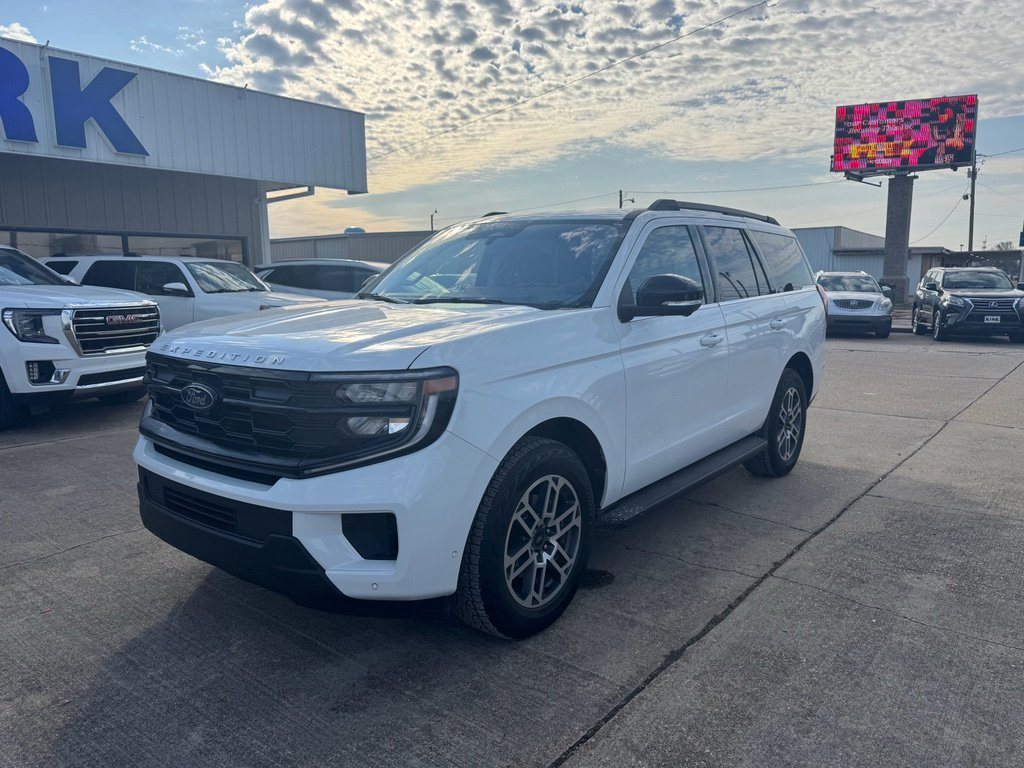 Used 2025 Ford Expedition Active