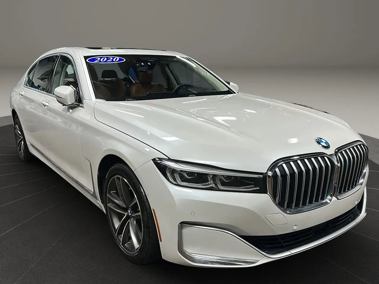 Used 2020 BMW 750i xDrive w/ Executive Package image 7