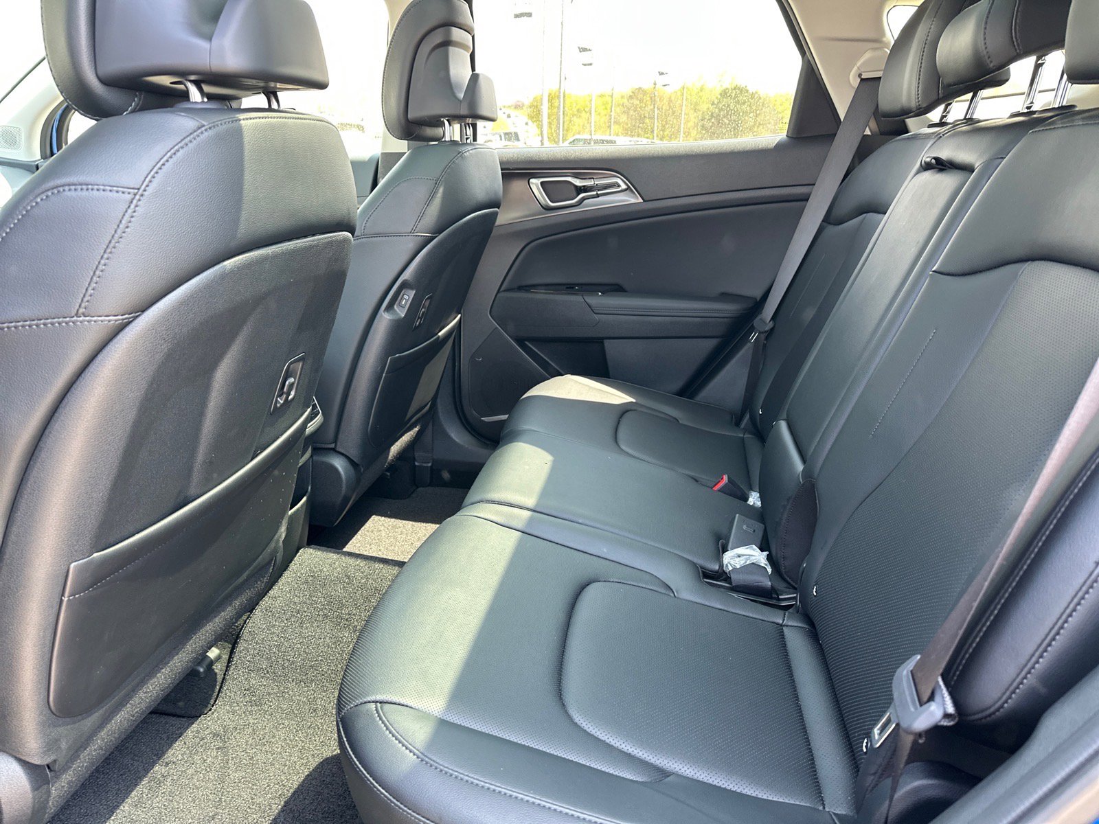 Used 2025 Kia Sportage EX w/ Premium Package image 8