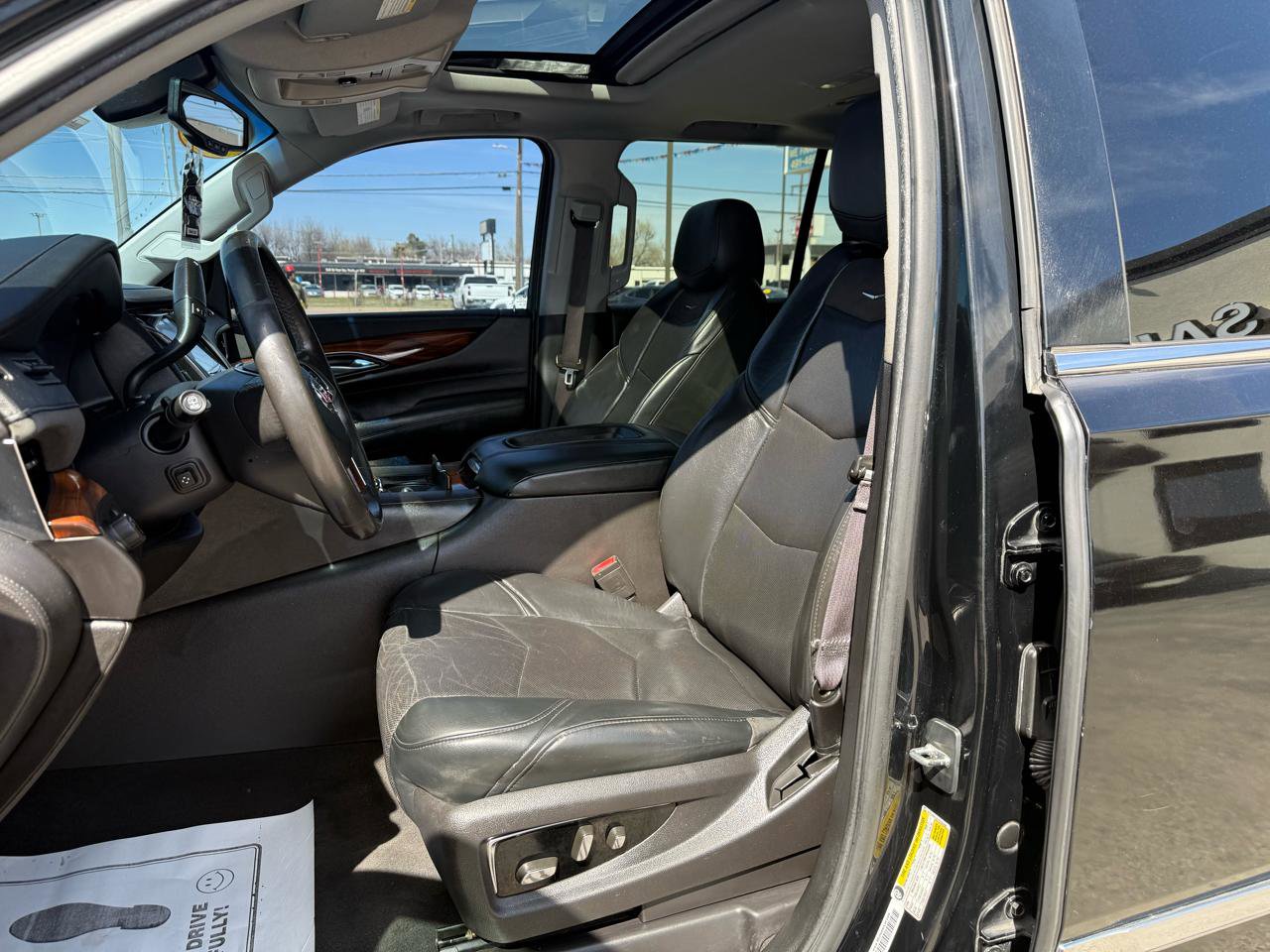 Used 2015 Cadillac Escalade Luxury RWD image 12