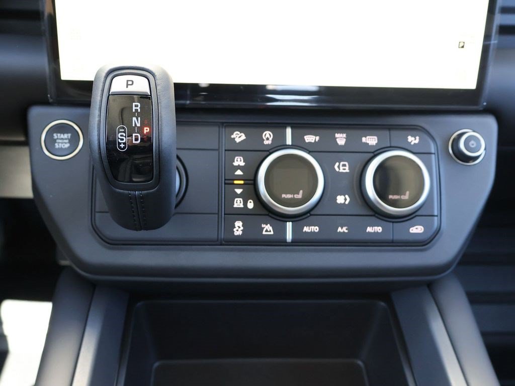 New 2026 Land Rover Defender 110 X-Dynamic SE AWD/4WD image 14