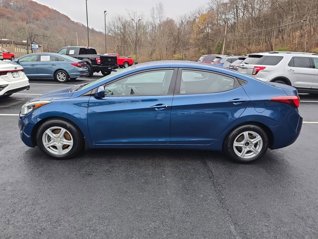Used 2016 Hyundai Elantra SE image 2