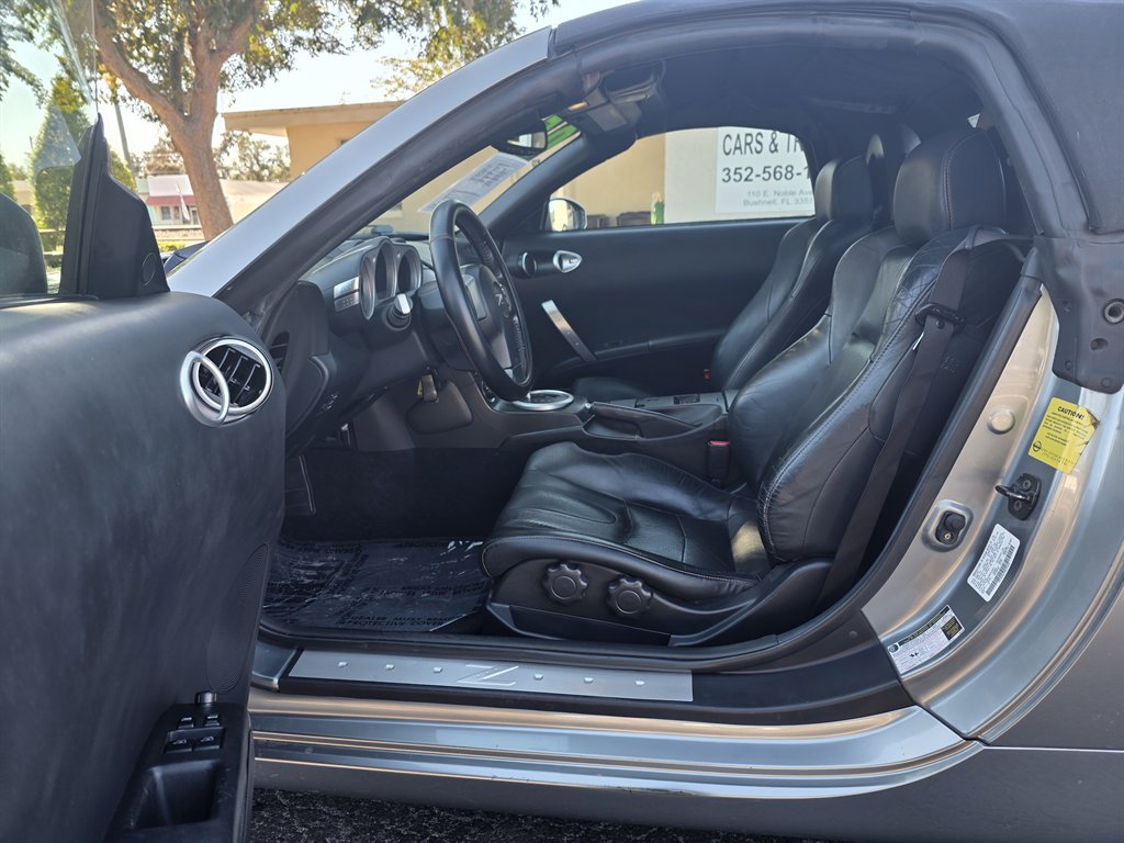 Used 2005 Nissan 350Z Touring image 11
