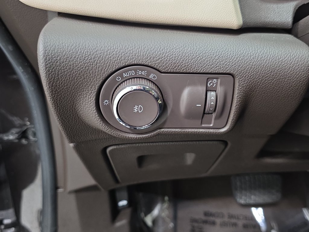 Used 2013 Buick Verano FWD image 26