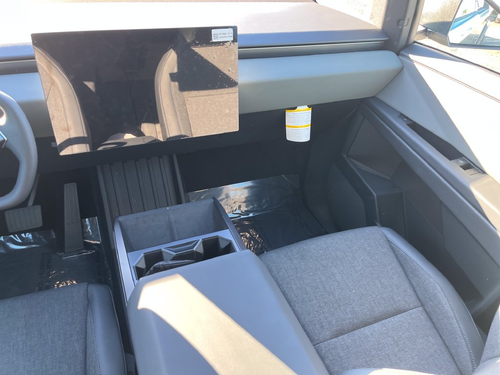 Used 2026 Tesla Cybertruck AWD Crew Cab image 41