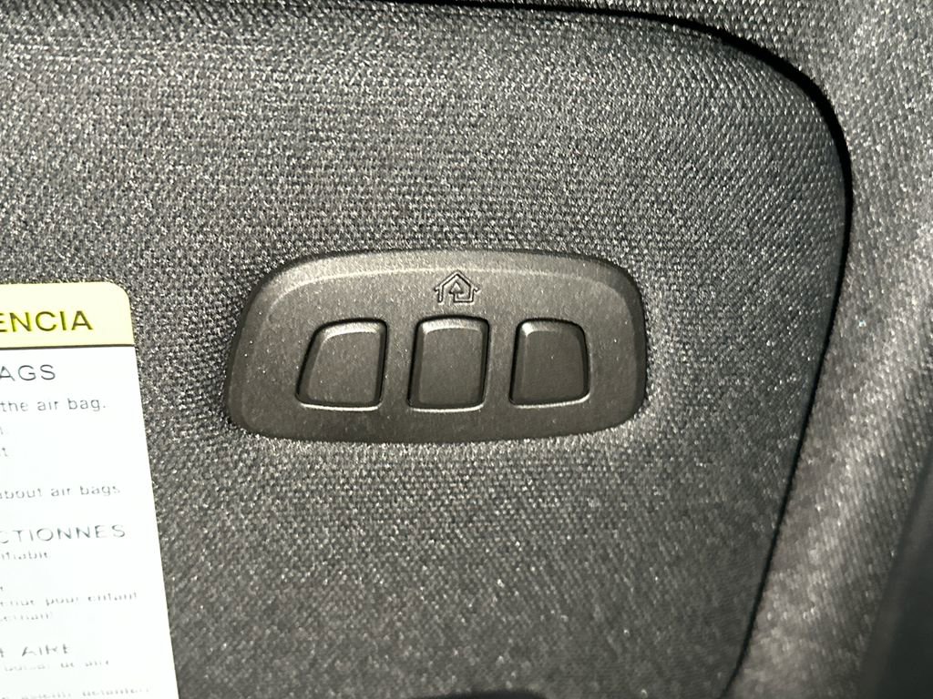 Used 2025 Ford Explorer ST-Line w/ Premium Package image 37