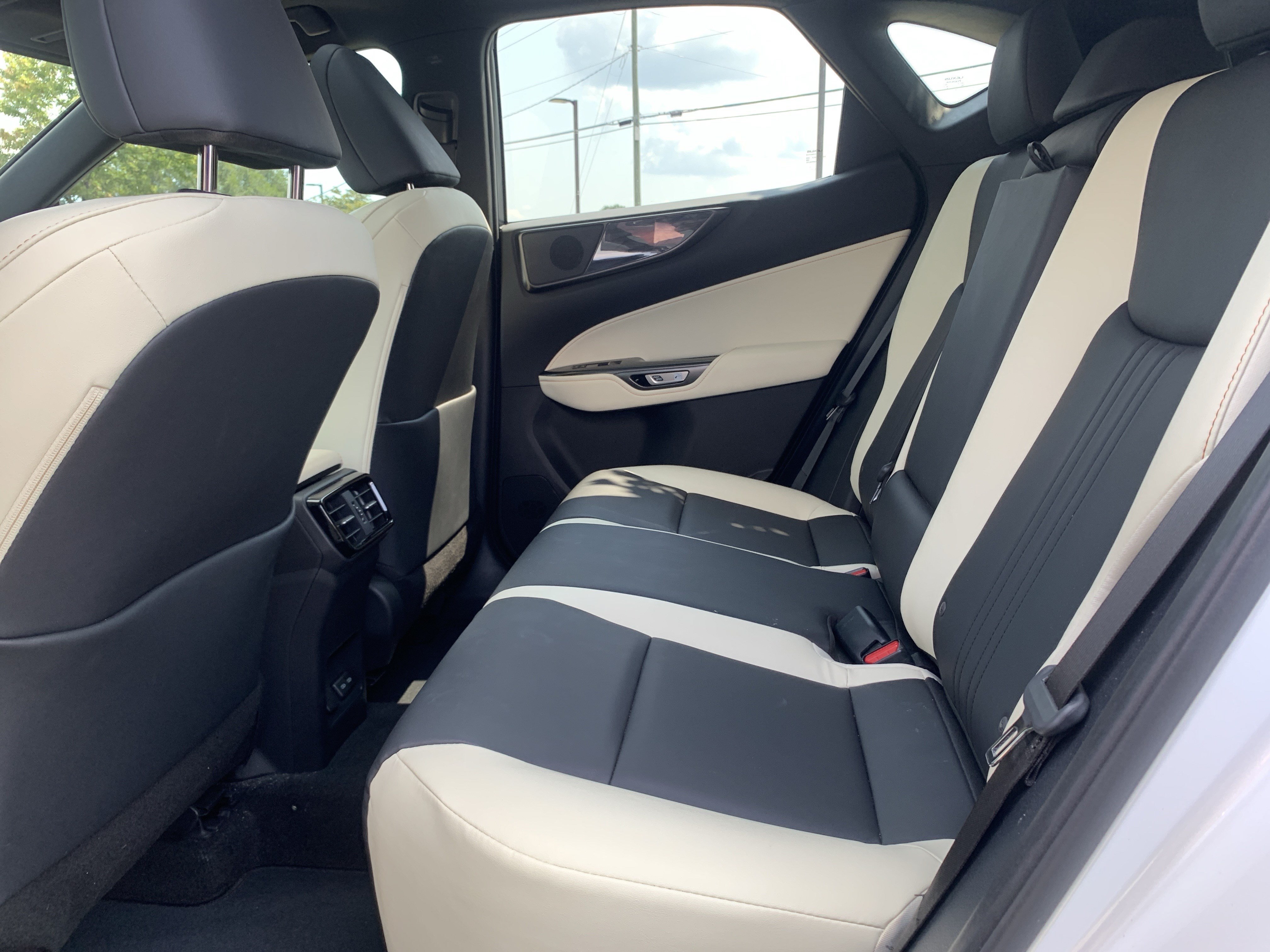 Used 2024 Lexus NX 250 FWD w/ Cold Area Package image 32