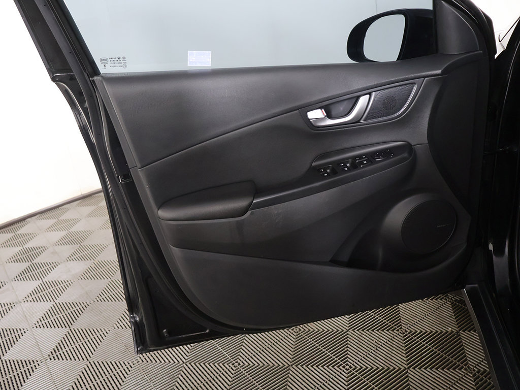 Used 2022 Hyundai Kona Limited w/ Cargo Package FWD image 24