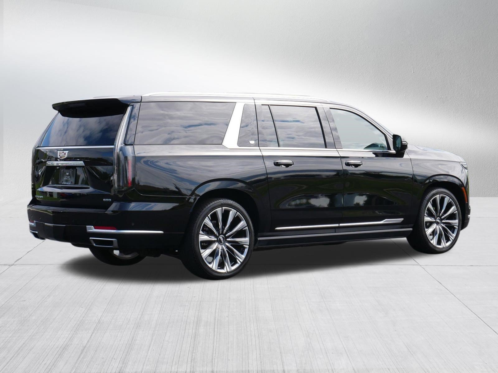 Used 2026 Cadillac Escalade ESV Luxury w/ Touring Package AWD/4WD image 6