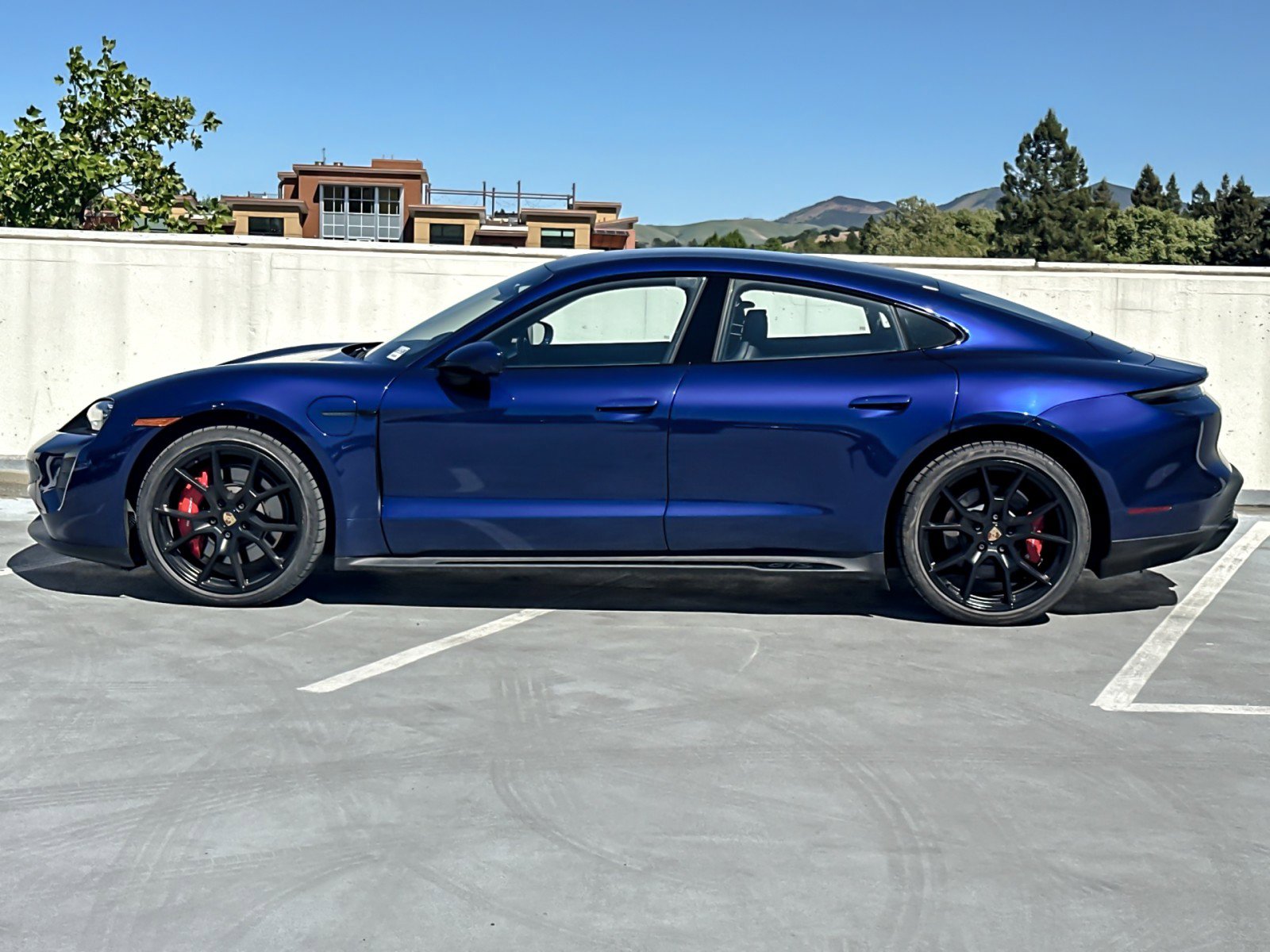 Certified 2022 Porsche Taycan GTS image 2