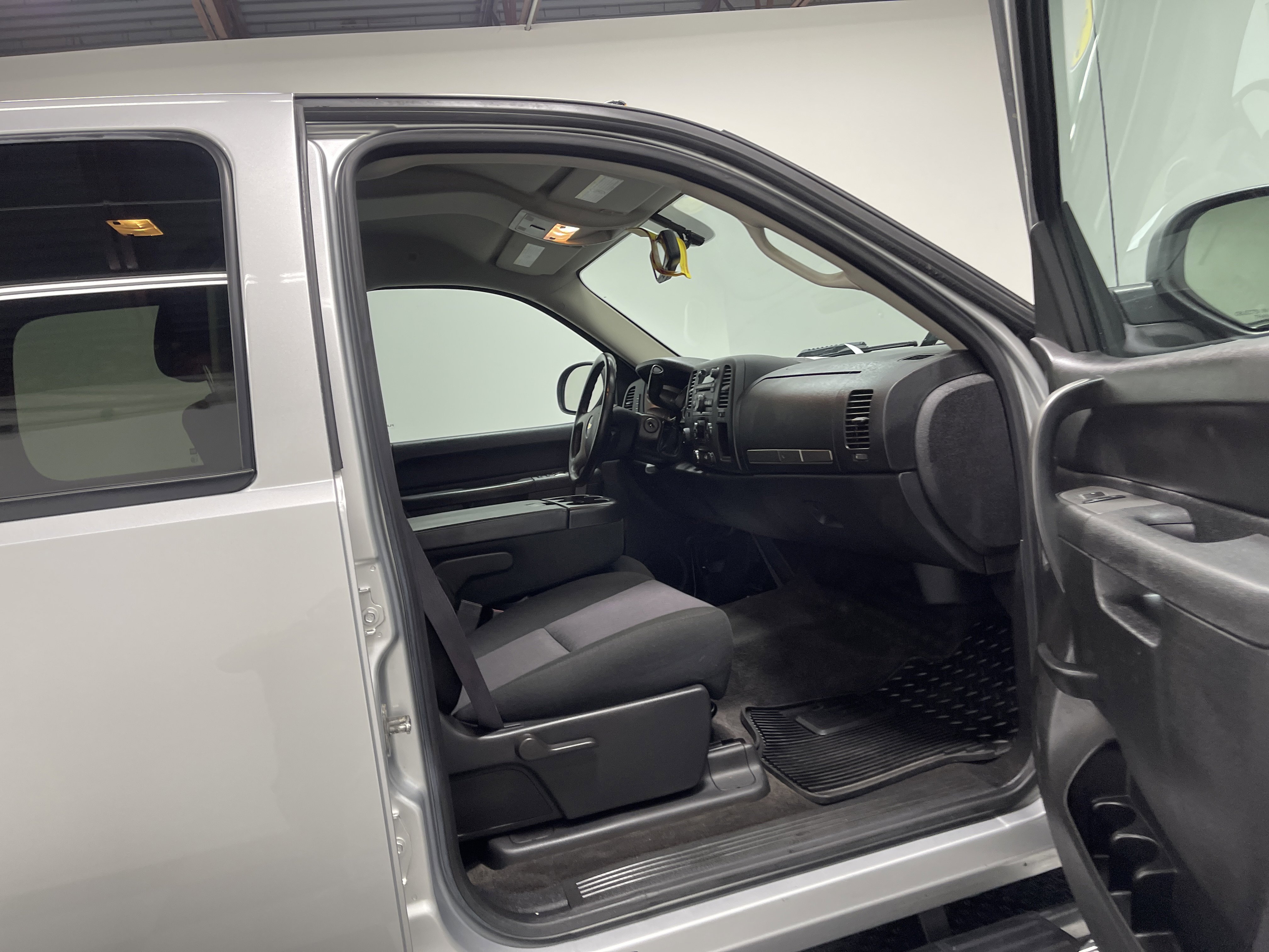 Used 2014 Chevrolet Silverado 2500 LT w/ Interior Plus Package image 25