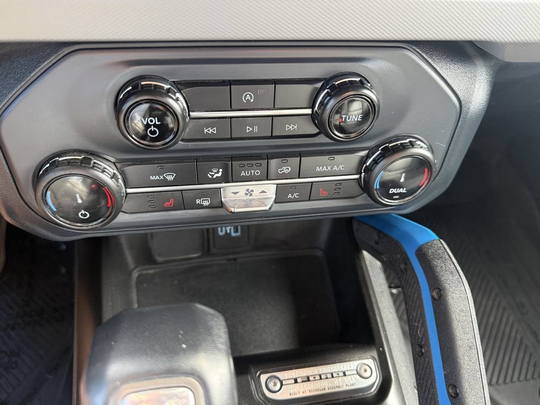 Used 2022 Ford Bronco Black Diamond AWD/4WD image 21