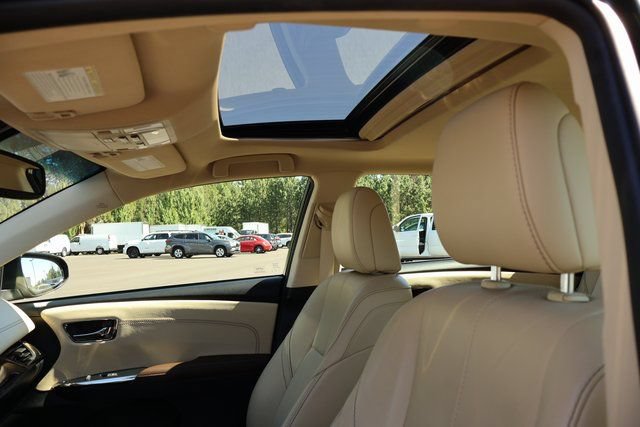 Used 2013 Toyota Avalon Limited w/ Technology Pkg FWD image 14