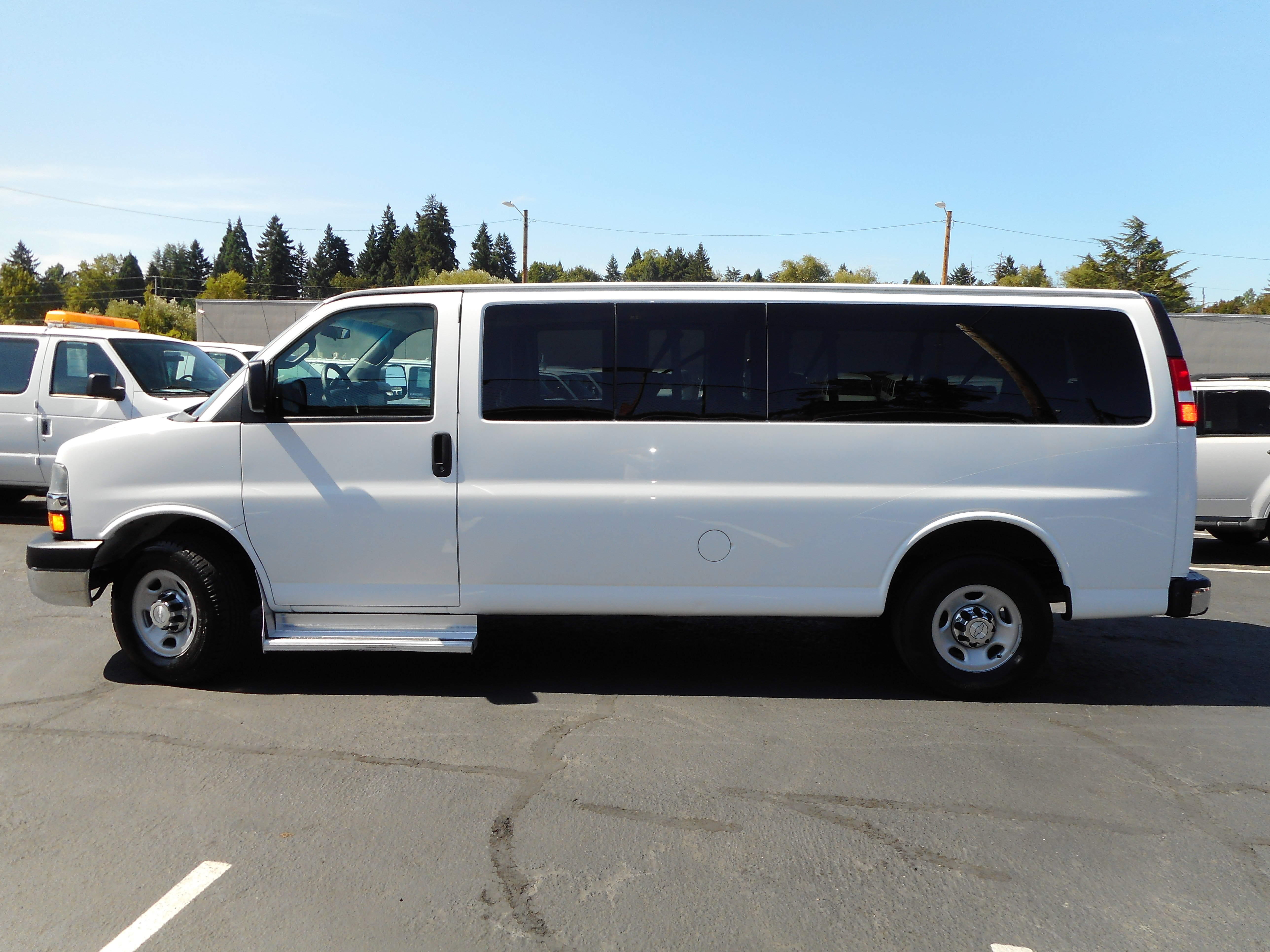 Used 2016 Chevrolet Express 3500 LT w/ LT Preferred Equipment Group RWD image 2