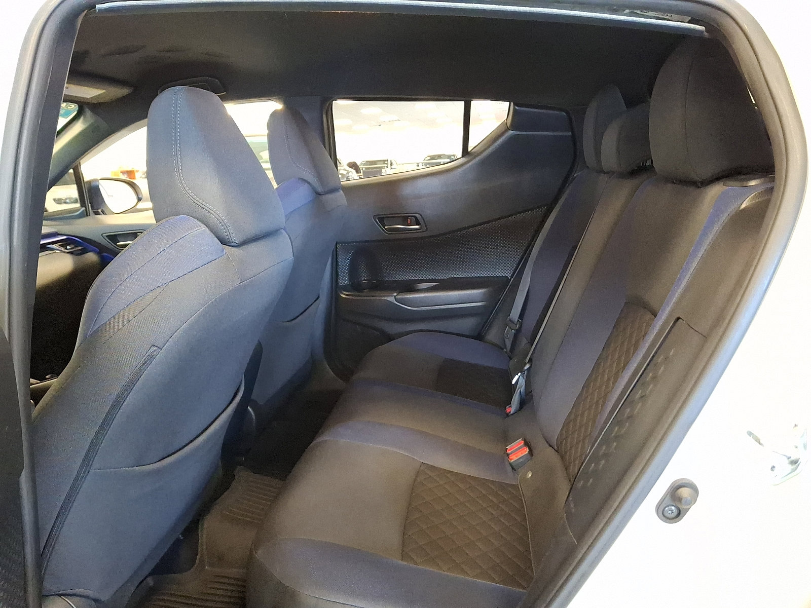 Used 2021 Toyota C-HR XLE image 10