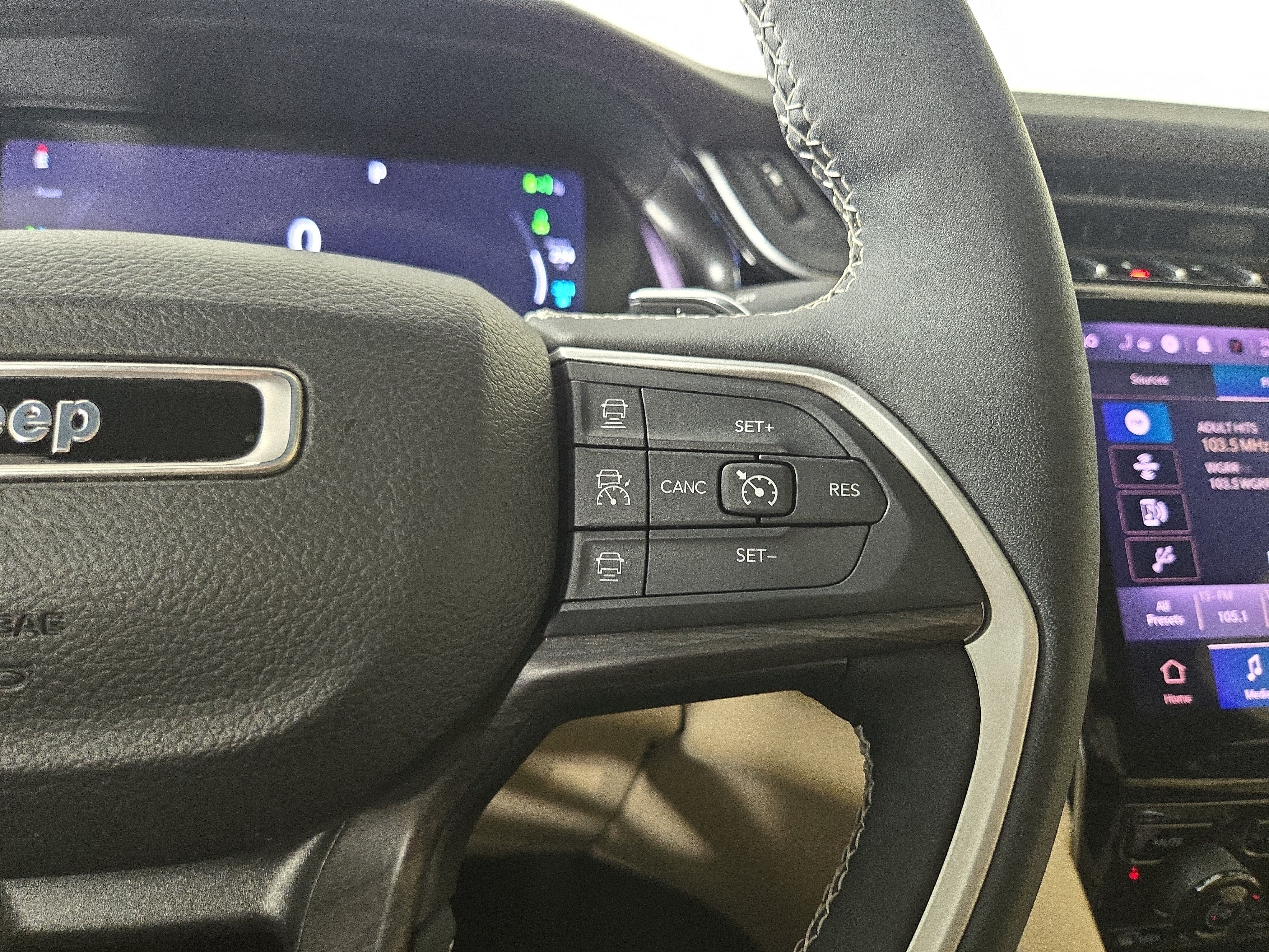 Used 2023 Jeep Grand Cherokee 4WD 4xe image 16