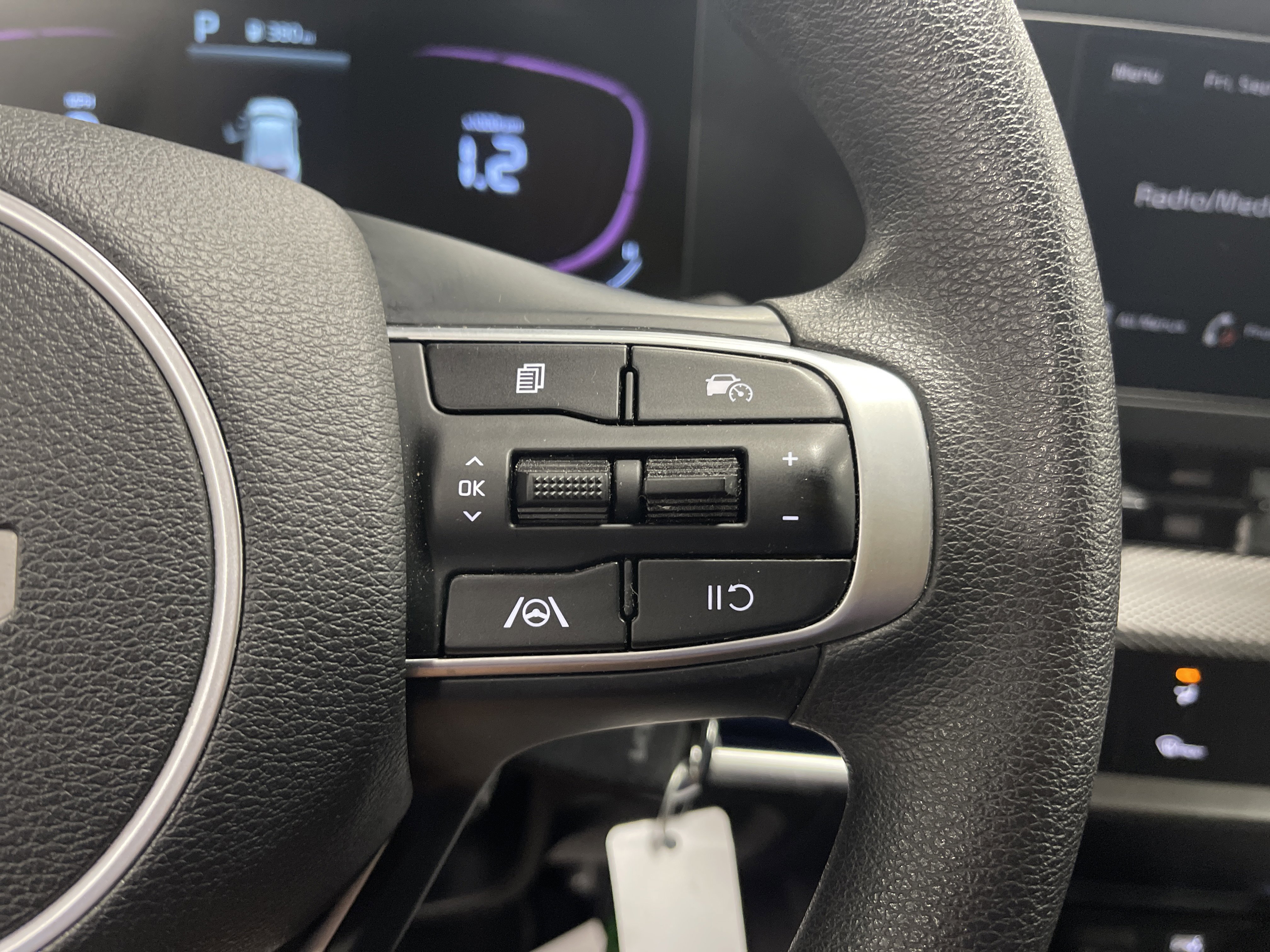 Used 2023 Kia Sportage LX image 17