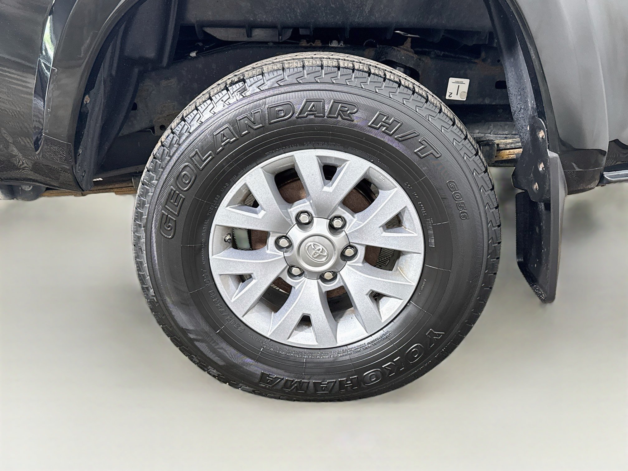 Used 2018 Toyota Tacoma SR5 AWD/4WD image 28