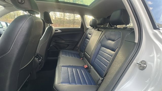 Used 2025 Volkswagen Taos SEL image 32