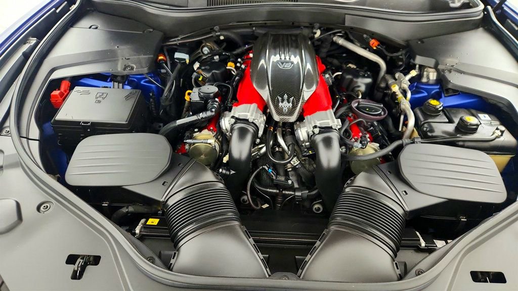 Used 2022 Maserati Levante Trofeo image 29