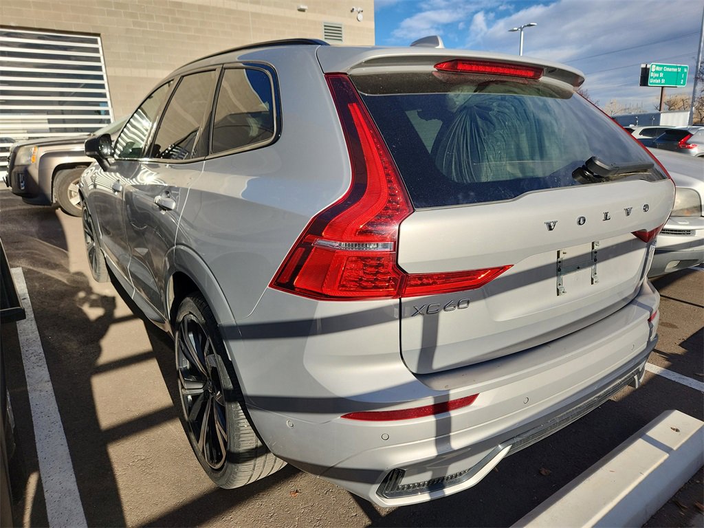 Used 2023 Volvo XC60 B6 Ultimate w/ Climate Package image 4