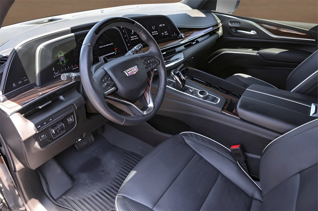 Certified 2024 Cadillac Escalade Premium Luxury w/ Performance Package image 9