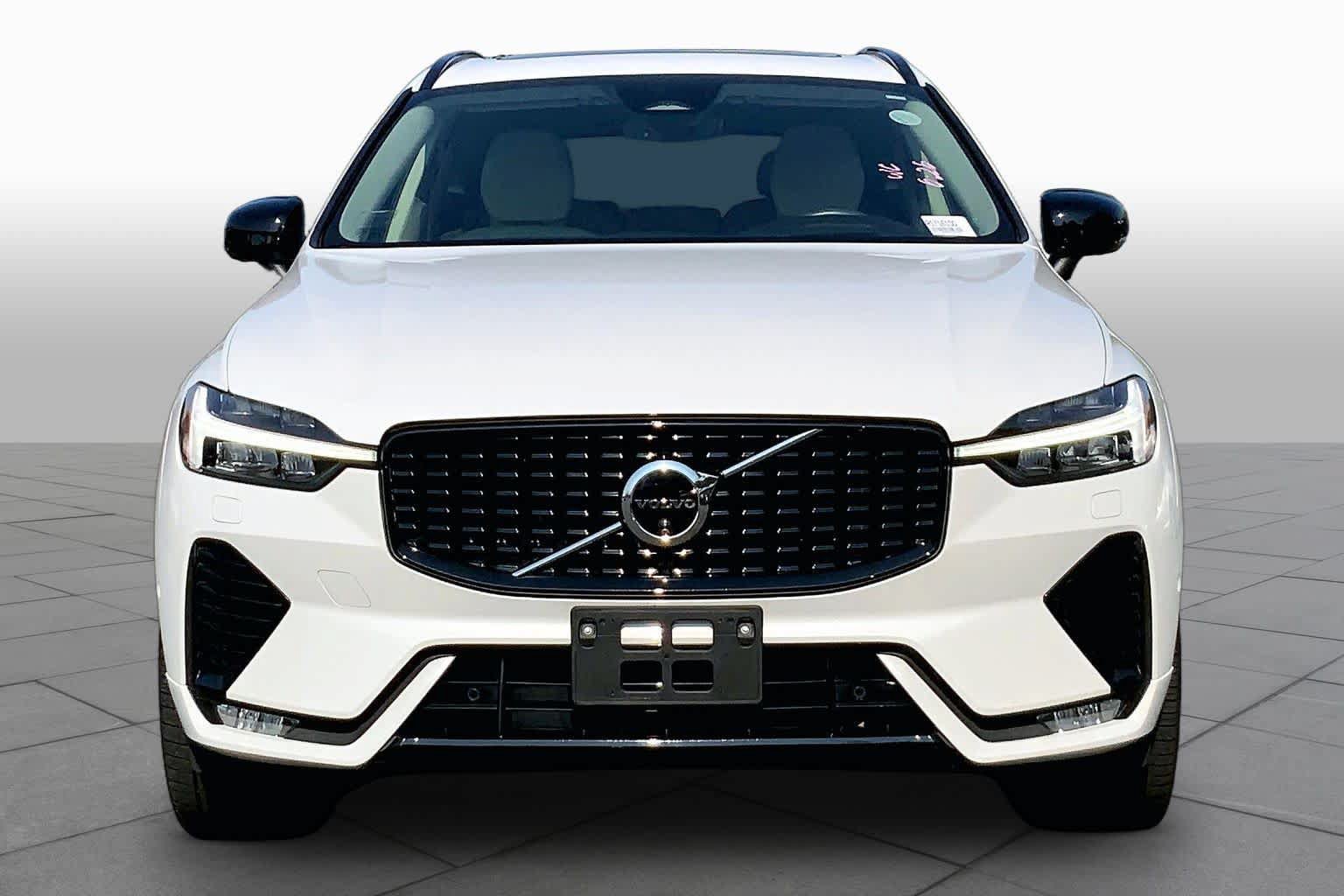Used 2024 Volvo XC60 B5 Ultimate w/ Protection Package Premier AWD/4WD image 4