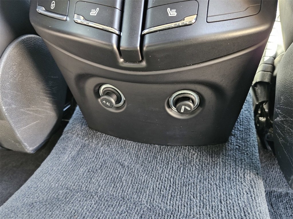 Used 2016 Porsche Cayenne Turbo image 37