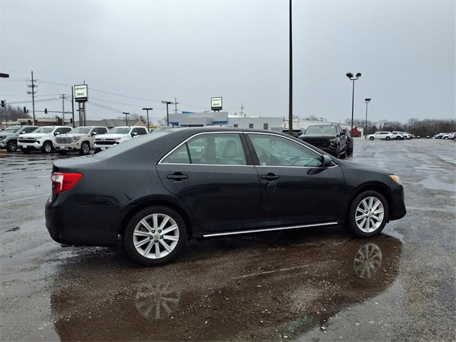 Used 2012 Toyota Camry XLE image 11