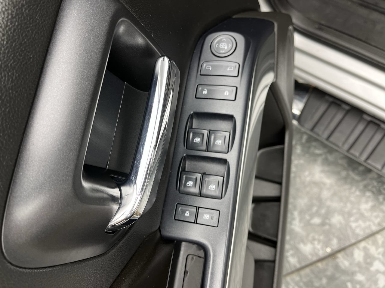 Used 2016 Chevrolet Silverado 1500 LT w/ All Star Edition AWD/4WD image 8