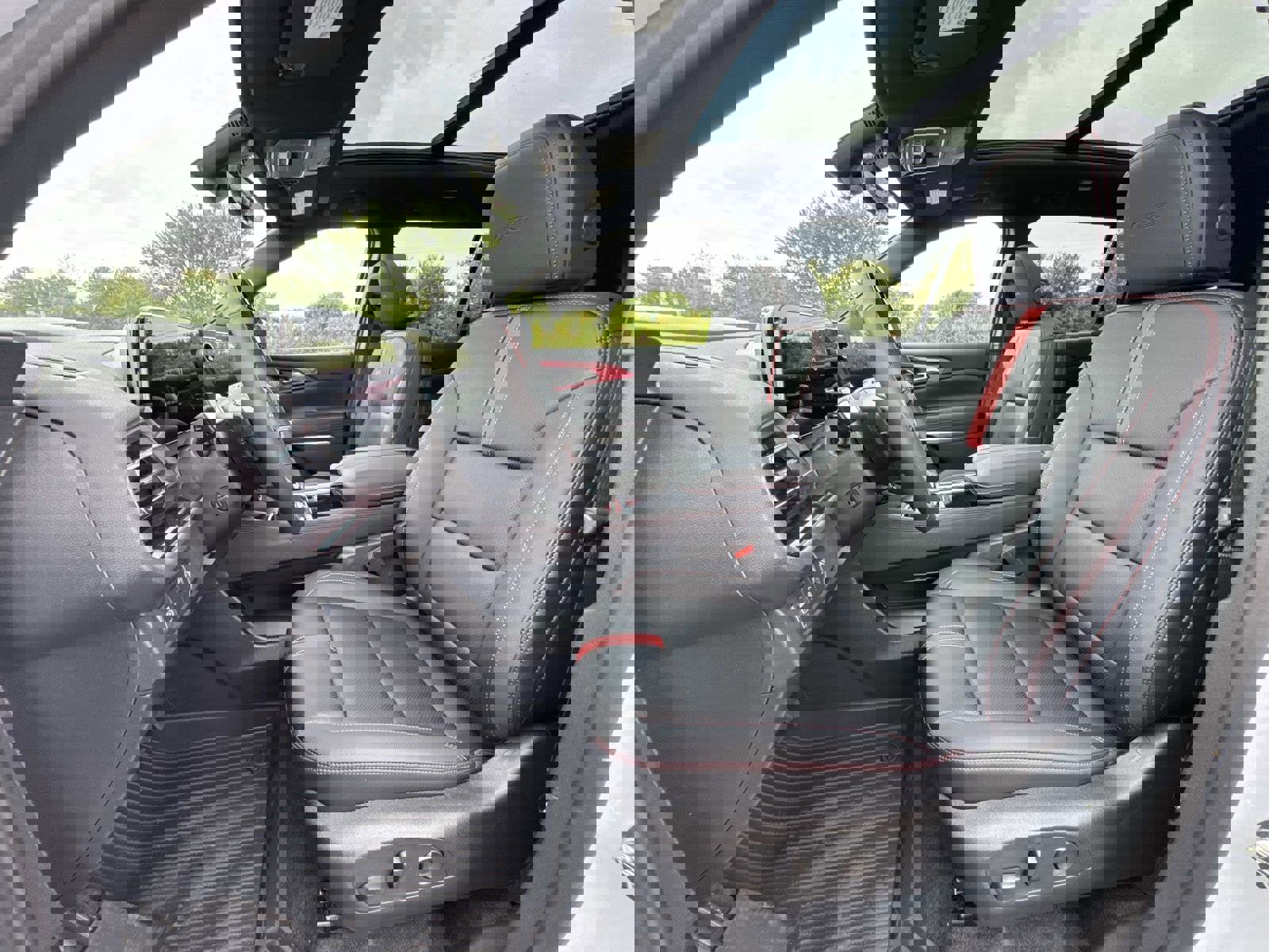 New 2026 Chevrolet Traverse RS w/ LPO, Floor Liner Package image 3