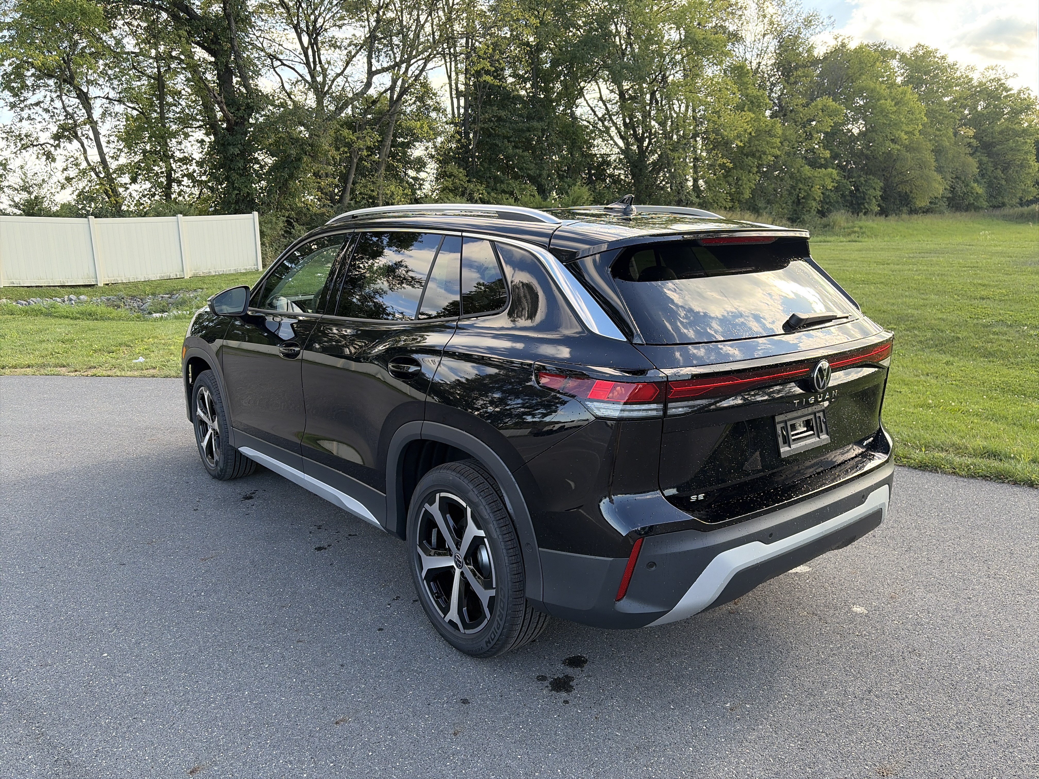 New 2026 Volkswagen Tiguan SE AWD/4WD image 6